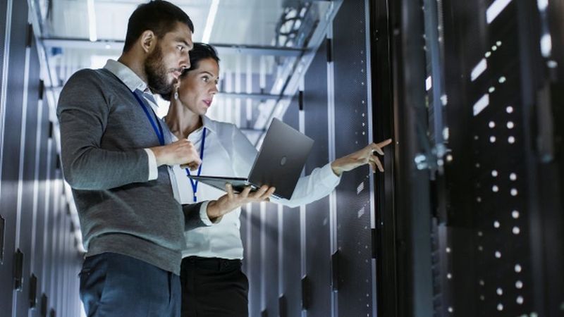 Wie Siemens KI in Forschung, Produkten und im eigenen Betrieb einsetzt