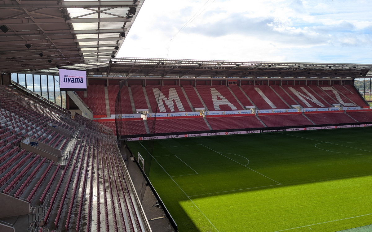 Iiyama TE-Partner Summit: Premiere mit Stadionatmosphäre
