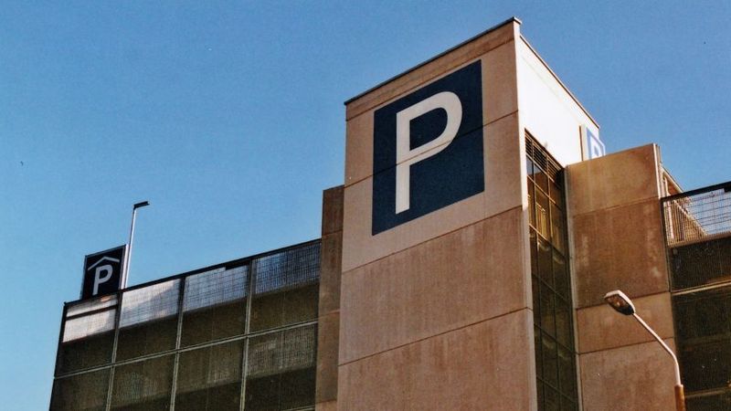 Max-Planck-Supercomputer entsteht auf dem Dach eines bestehenden Parkhauses