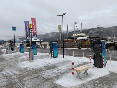 Mer Germany – Neuer Deutschlandnetz-Schnellladepark in Titisee-Neustadt
