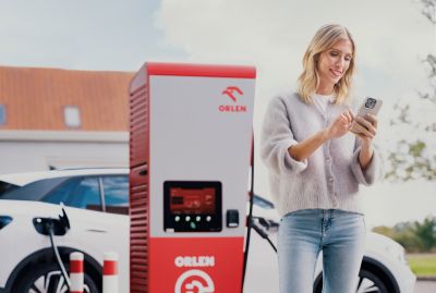 Orlen Deutschland – Partnerschaft mit „Bela“ für neue Ladepunkte an 26 Märkten